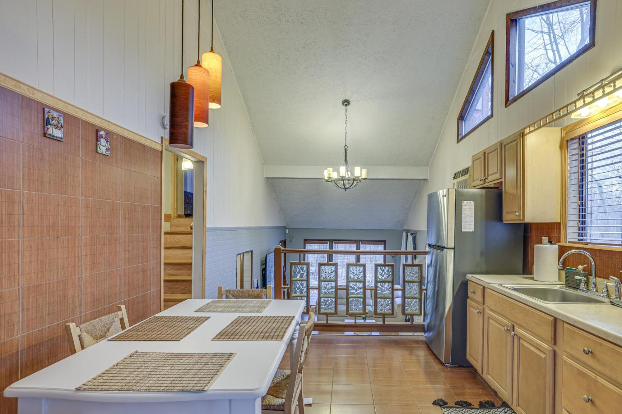 Poconos Family Home - Near Falls With Resort Perks! Бушкилл Экстерьер фото